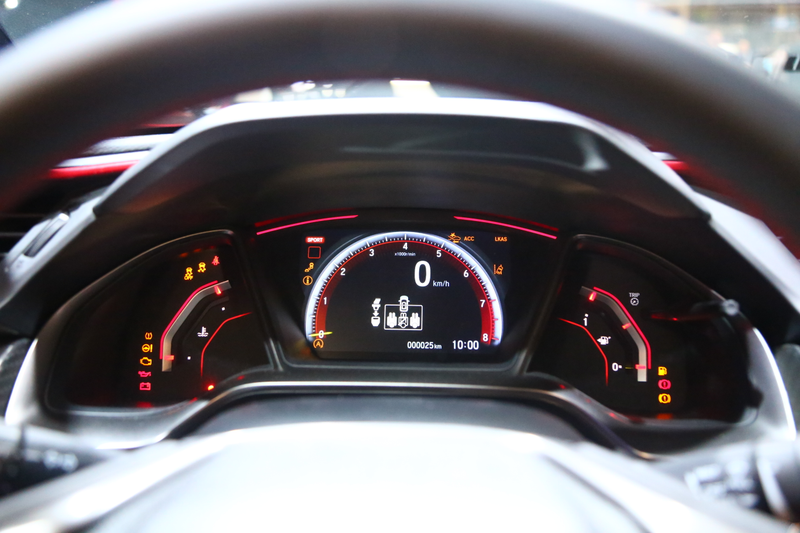 Illustration for article titled The 2018 Honda Civic Type R Is Ridiculous In All The Right Ways